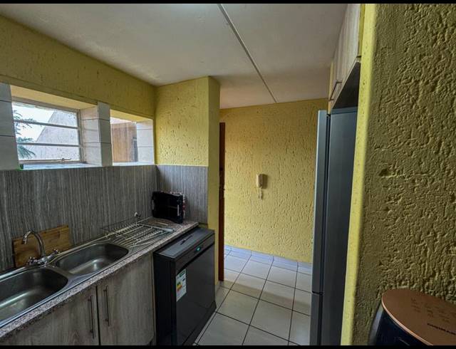 2 BEDROOM PROPERTY TO RENT IN MONDEOR